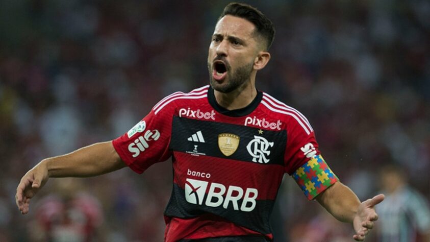 Everton Ribeiro venceu por 15 a 5 Everton Ribeiro venceu por 15 a 5