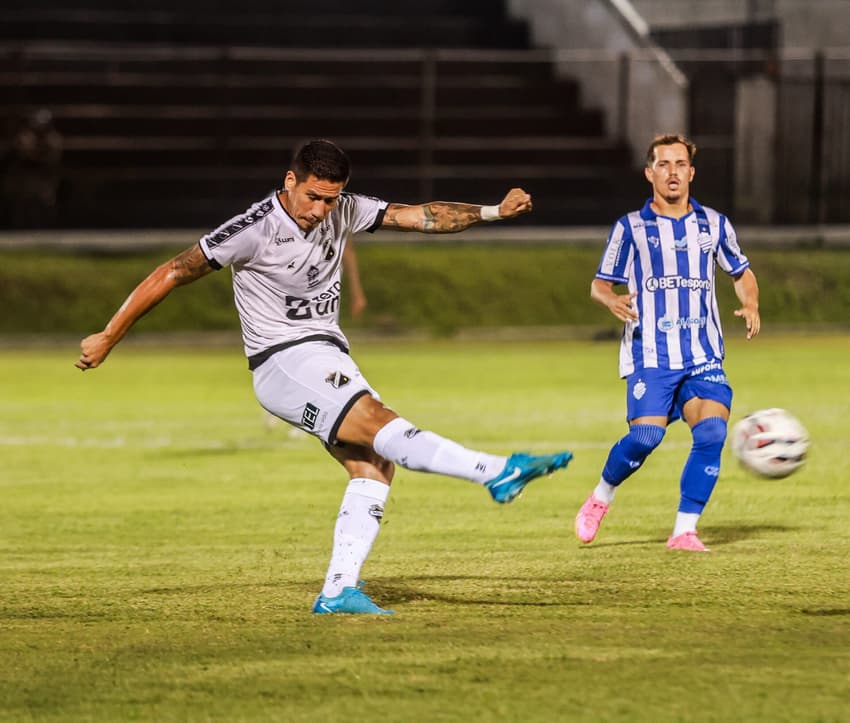 ABC x CSA, no Frasqueirão, pelo Brasileirão C. (foto: Alexandre Lago/AGIF)
