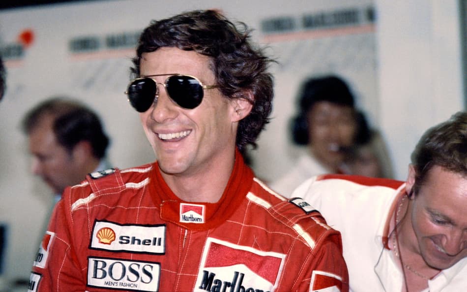 ‘É um pouco de Senna na Ferrari’: Entenda conexão entre Lewis Hamilton e o tricampeão mundial
