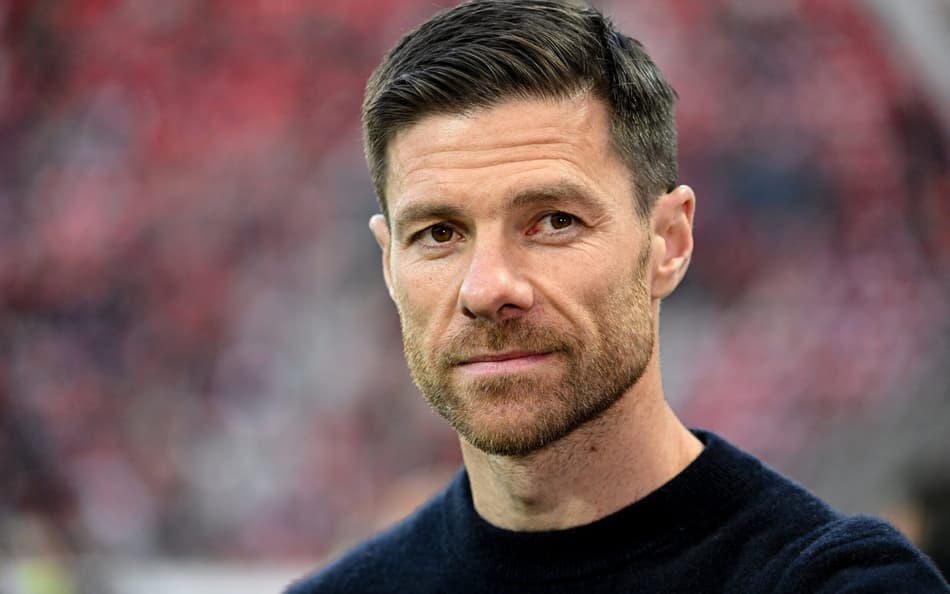Xabi Alonso desvia de favoritismo na Bundesliga e revela objetivo do Leverkusen na temporada