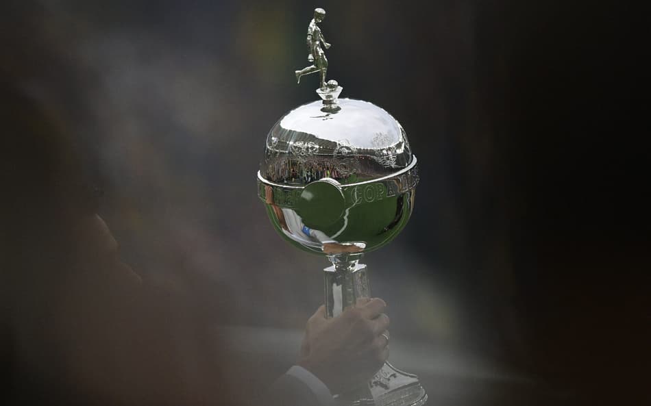 Pentacampeão mundial elege favorito para ganhar Brasileirão e Libertadores