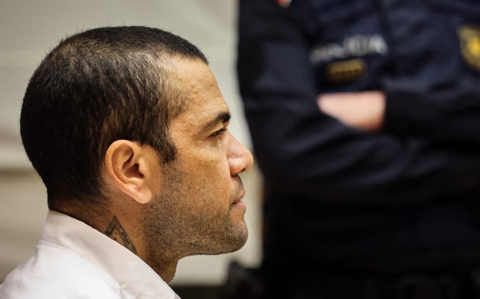 Absolvido, Daniel Alves pode receber indenização por ‘prisão indevida’