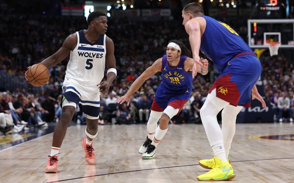 Anthony Edwards brilha, e Wolves batem os Nuggets no jogo 1 dos playoffs da NBA