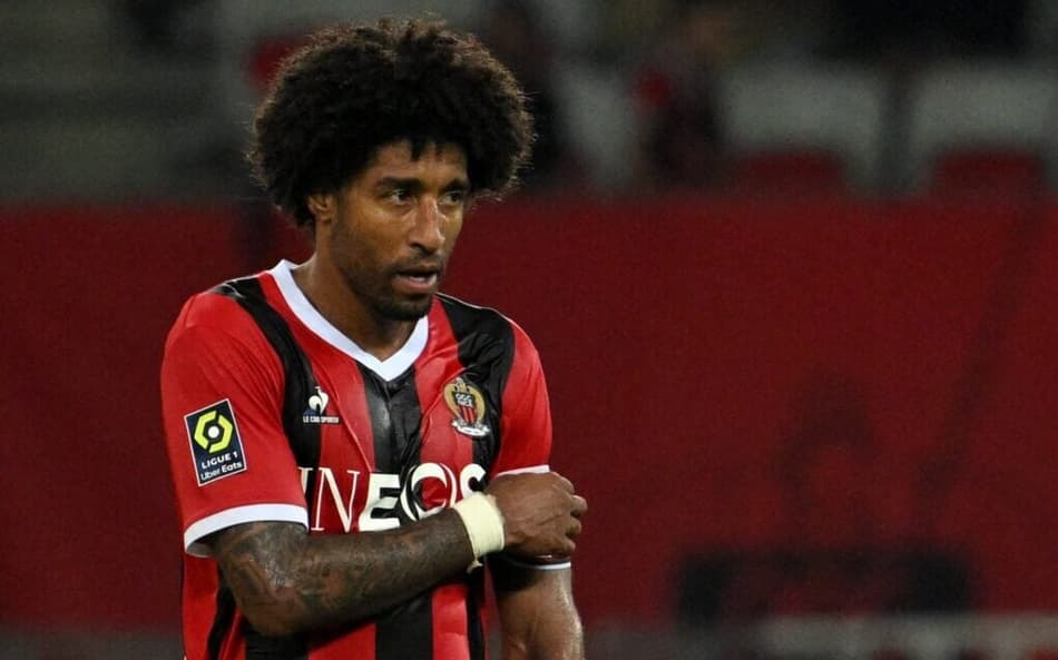 Novo Zé Roberto? Aos 40 anos, Dante é destaque na França: ‘Não penso em parar’
