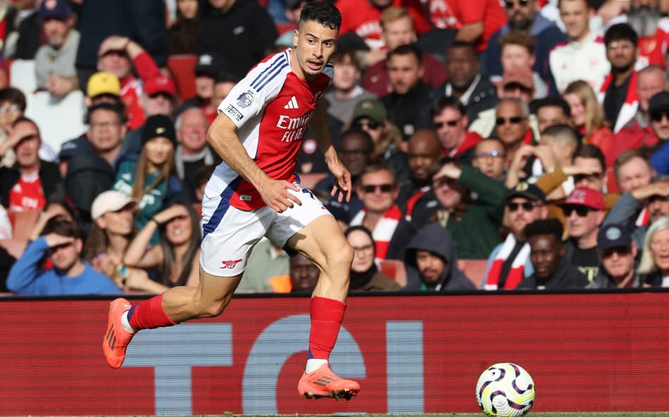 Gabriel Martinelli brilha com gol e assistência em vitória do Arsenal na Premier League