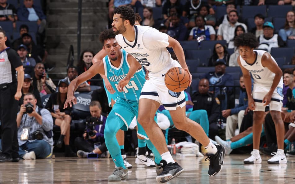 Brasileiro se destaca e ganha moral em equipe da NBA