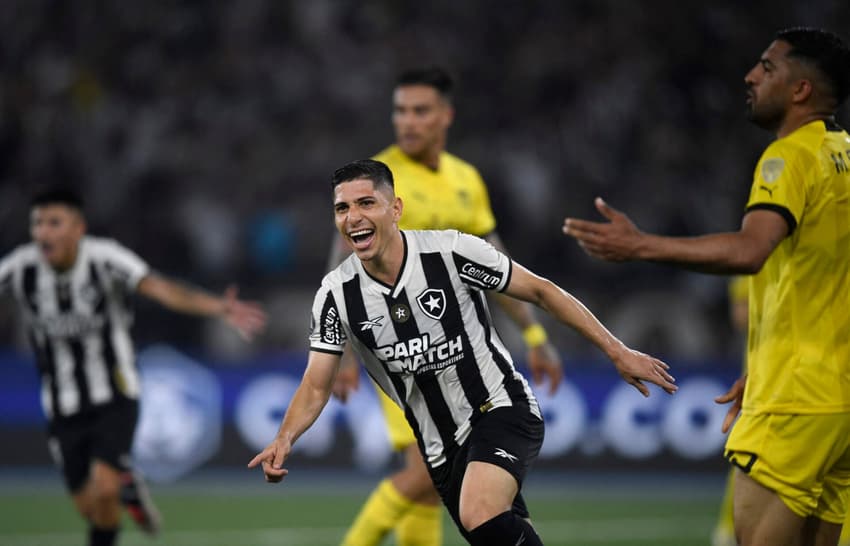 FBL-LIBERTADORES-BOTAFOGO-PEÑAROL