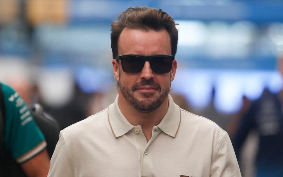 Alonso admite que só concluiu GP de São Paulo por ‘mecânicos e pessoas em Valência’