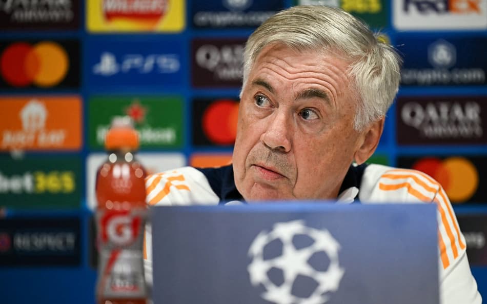 Após a demissão de Dorival Júnior, Carlo Ancelotti novamente ganhou força como candidato a assumir a Seleção Brasileira (Foto: Paul ELLIS/AFP)
