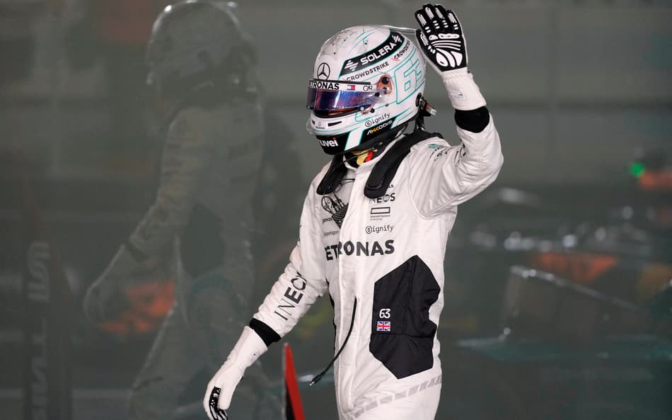 Russell herda pole do GP do Catar após comissários punirem Verstappen por bloqueio