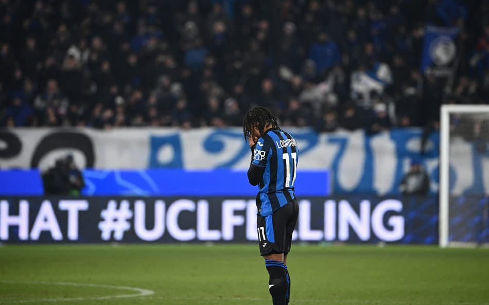 Torcida da Atalanta defende Lookman após ‘ataque’ do técnico