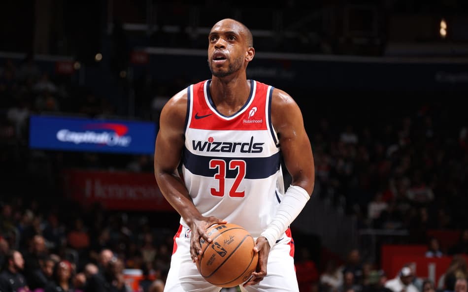 Khris Middleton fala sobre saída do Bucks: ‘Seguir rotas diferentes era melhor’