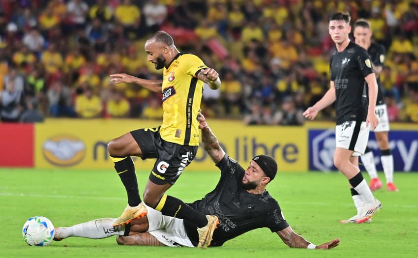 FBL-LIBERTADORES-BARCELONA-CORINTHIANS