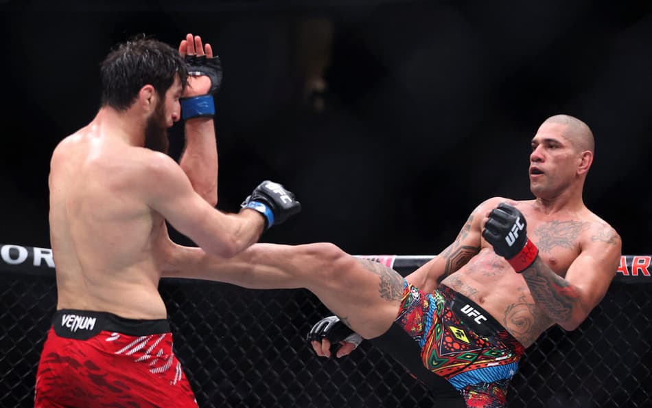 Ankalaev bate o martelo sobre revanche com Alex Poatan