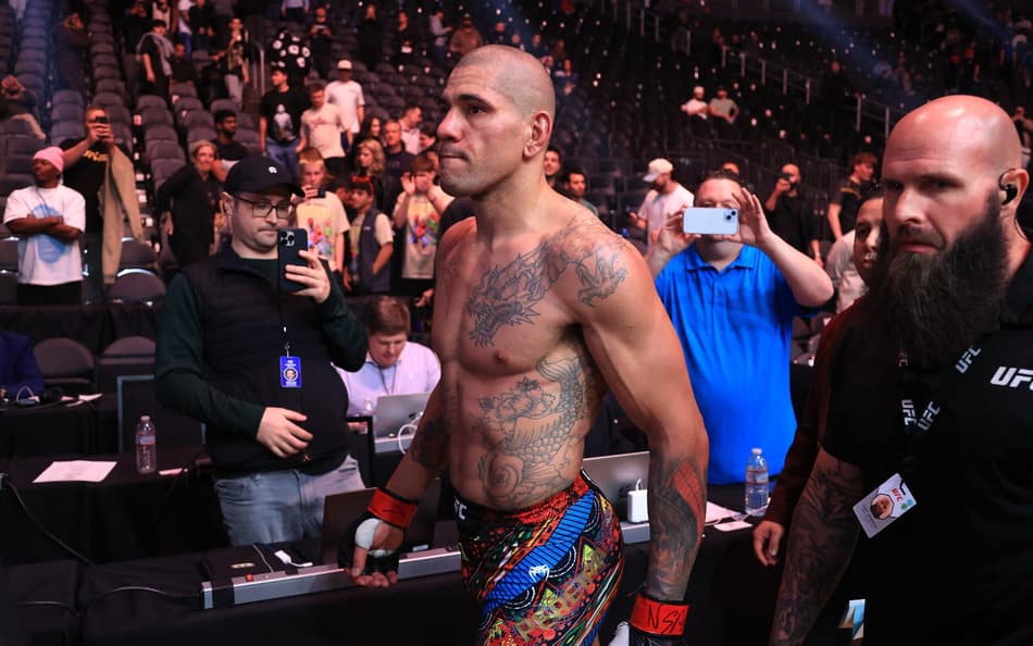 UFC: Alex Poatan volta a criticar regras e sugere mudanças no MMA