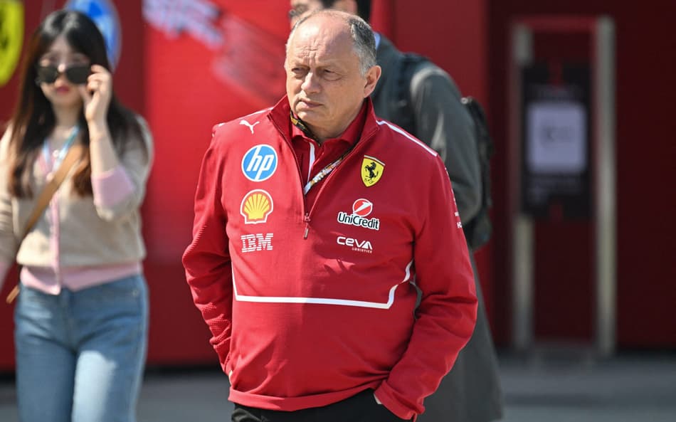 Ferrari atribui desclassificação de Leclerc a vazamento no carro: ‘Perdeu 1 litro de água’