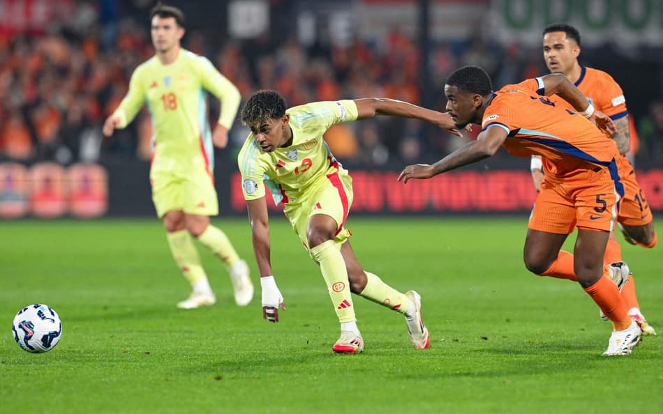 Com expulsão e gol no fim, Holanda e Espanha empatam na Liga das Nações