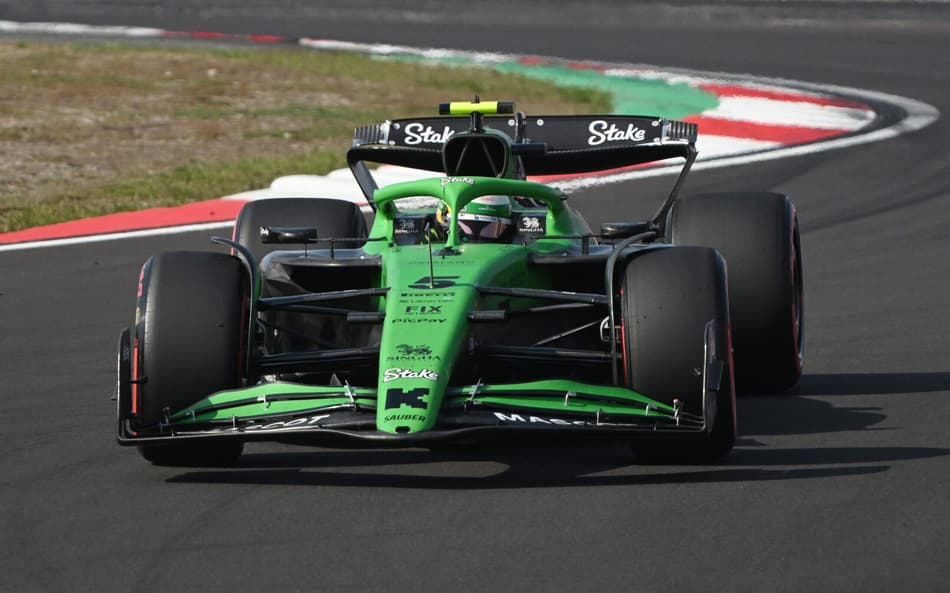 Bortoleto assume erro após rodar na primeira volta do GP da China: ‘Fui para o lado sujo’