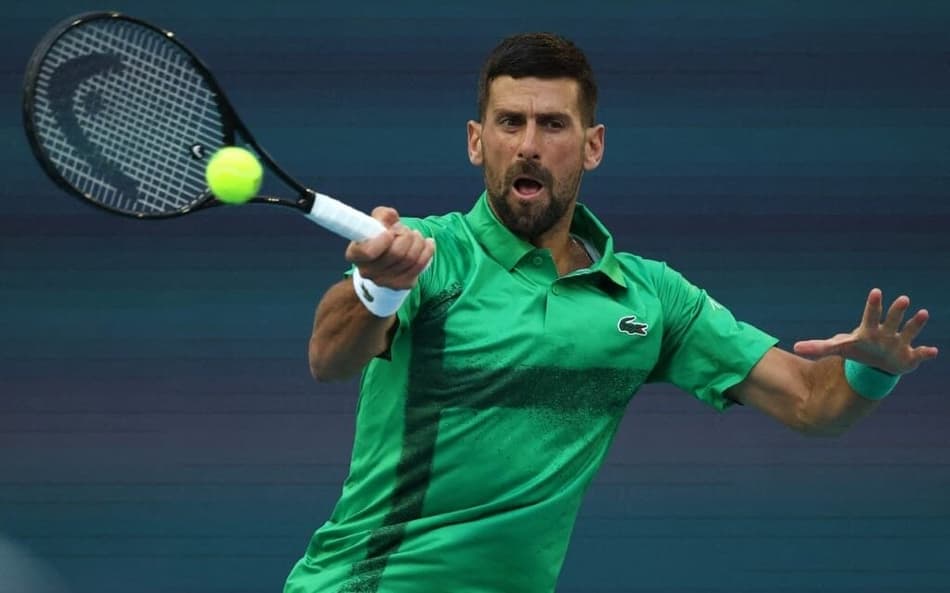 Djokovic avança à semifinal em Miami e se aproxima do 100º título