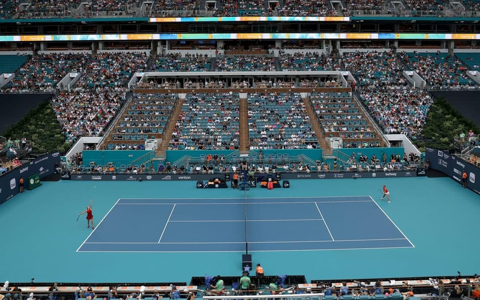 Chuva atrasa final do Miami Open; jogo de Djokovic é iniciado