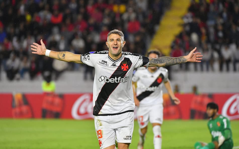 Vegetti alcança feito importante no Vasco e iguala marca de Cano