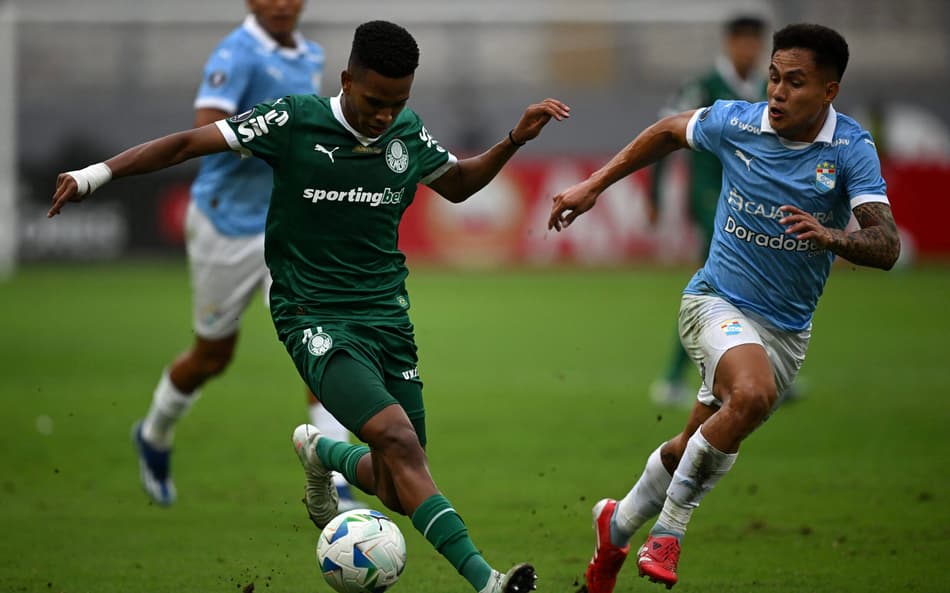 Web divide opiniões em atuação de Estêvão na Libertadores; veja