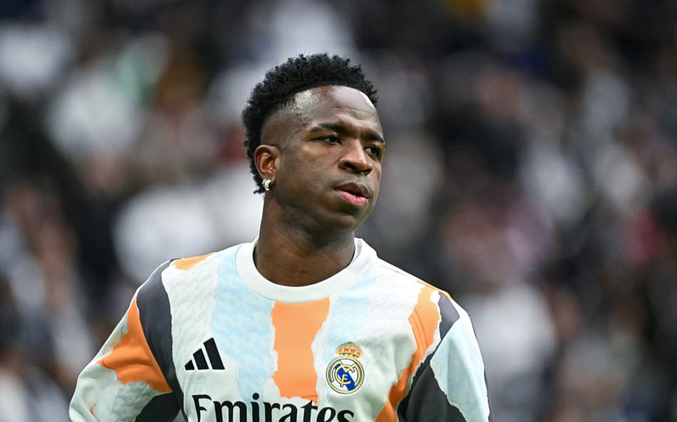 Ancelotti cita má fase de Vini Jr, mas demonstra apoio: ‘Extraordinário’