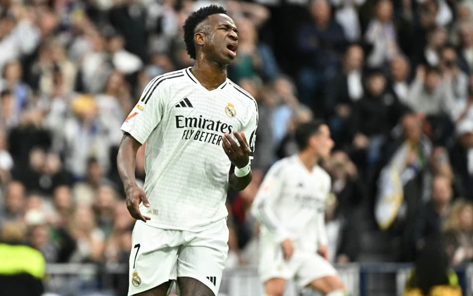 Vini Jr perde pênalti e Real Madrid sai derrotado do Santiago Bernabéu