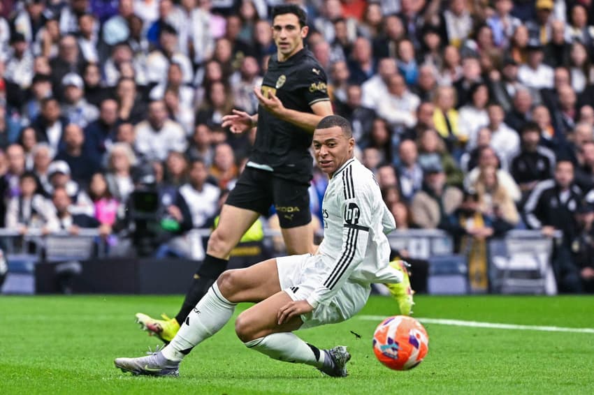 Mbappé em ação em Real Madrid x Valencia