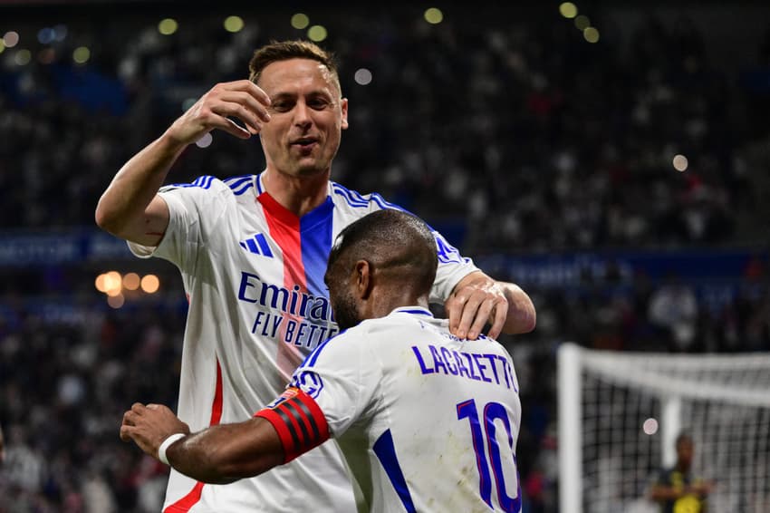 Nemanja Matic atuou pelo Manchester United entre 2017 e 2022, e agora será adversário dos Red Devils na Europa League (Foto: OLIVIER CHASSIGNOLE / AFP)