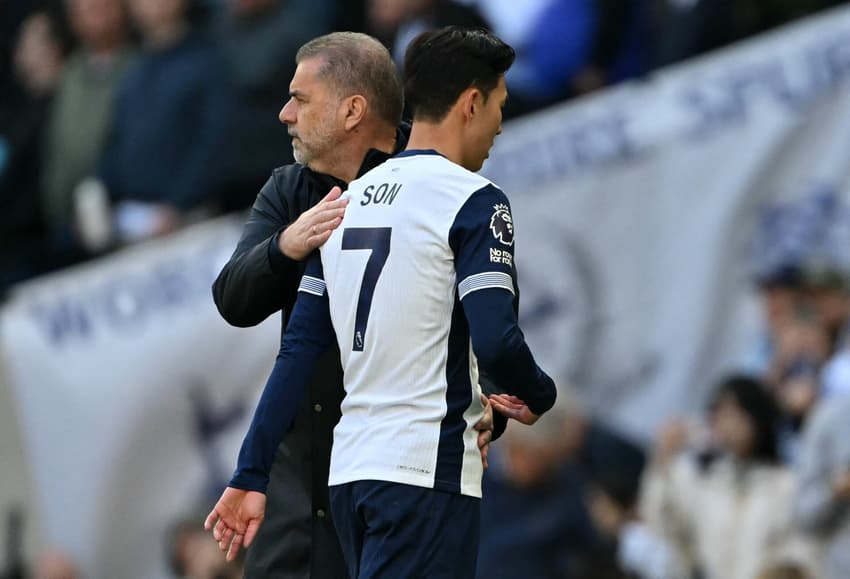Ange Postecoglou assumiu o cargo de treinador dos Spurs na temporada 2023-24 (Foto: Glyn KIRK/AFP)