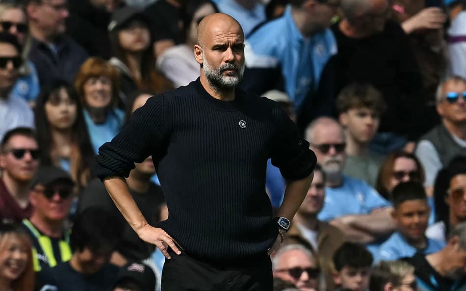 Após polêmica, Guardiola sai em defesa de brasileiro do Manchester City