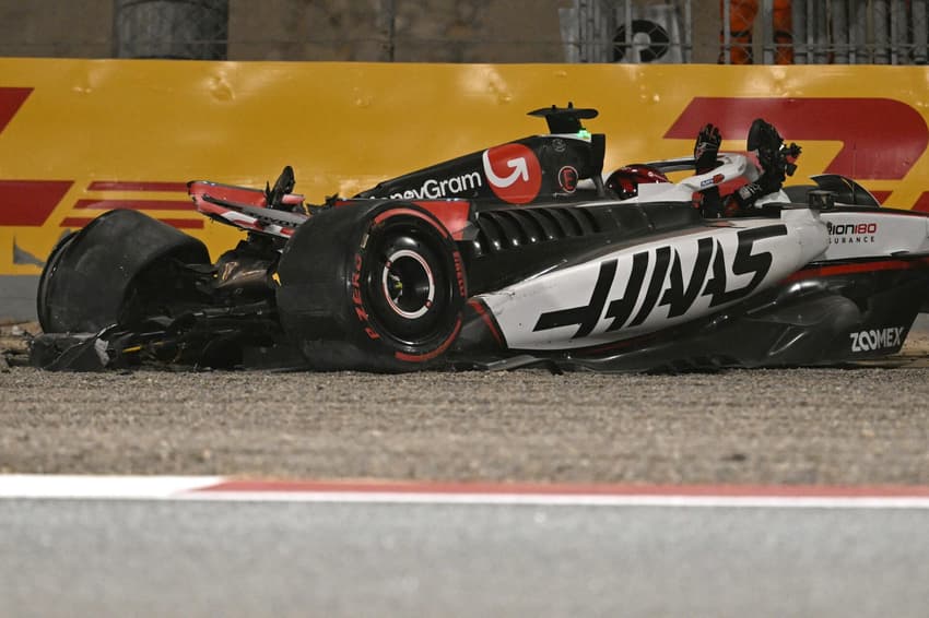 Batida de Esteban Ocon no GP do Bahrein de F1 (Foto: Andrej Isakovic / AFP)