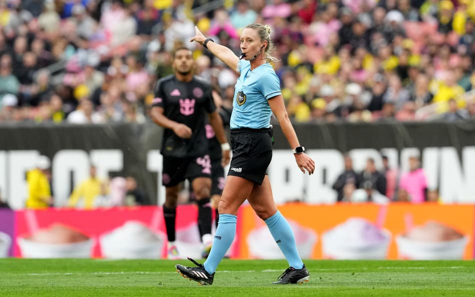 Arbitragem de campo do Mundial de Clubes terá apenas uma mulher no quadro