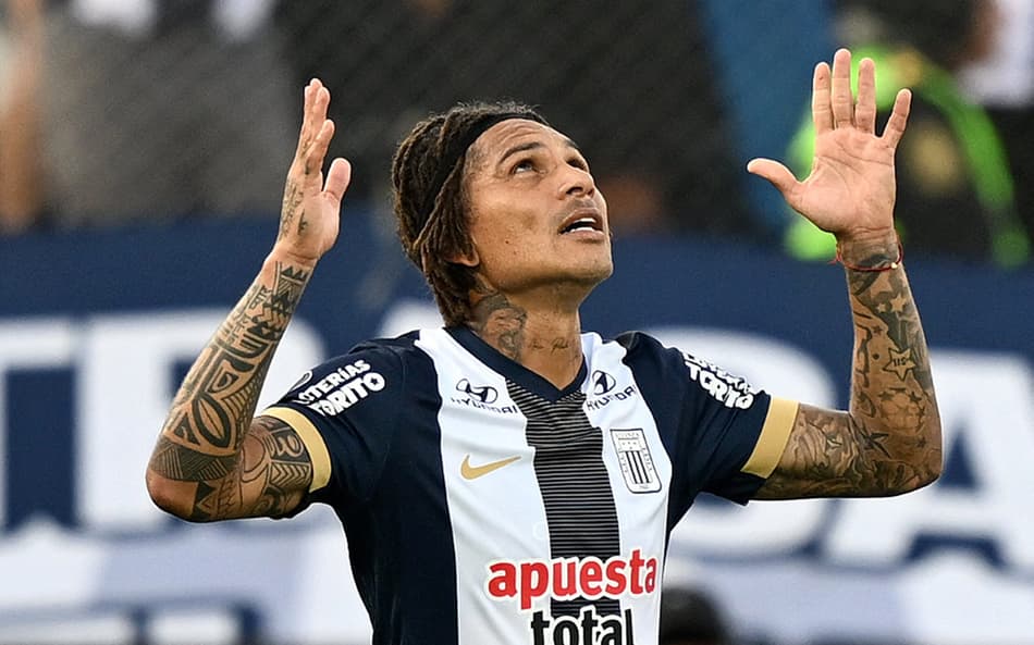 Guerrero marca dois, Alianza Lima vence e pressiona o São Paulo na Libertadores