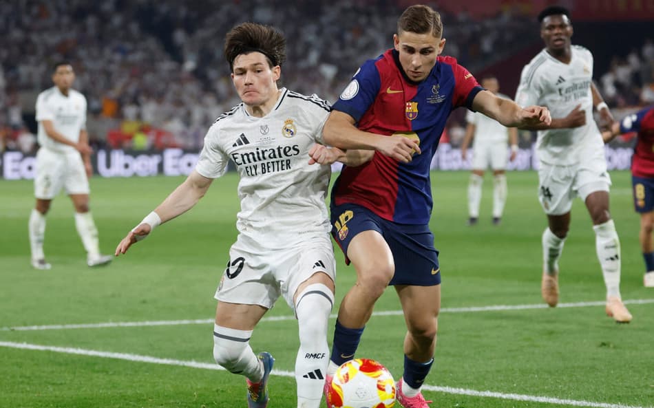 Barcelona x Real Madrid: Carlos Simon aponta erro da arbitragem