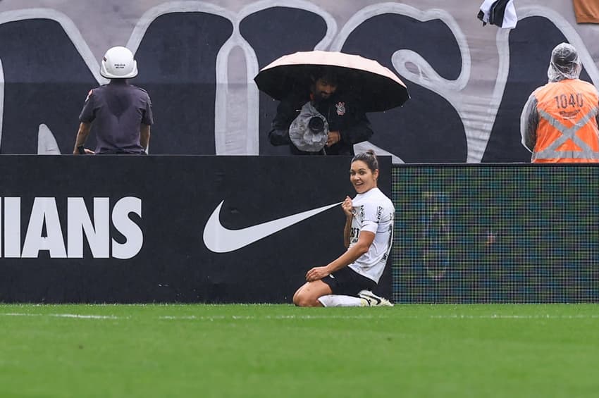 Gabi Zanotti, do Corinthians, celebra gol na Suporcopa do ano passado. (Foto: Marcello Zambrana/AGIF)