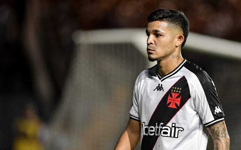 Adson lamenta derrota do Vasco fora de casa para o Ceará