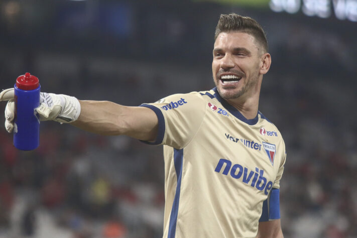 O Observatório de Futebol do Centro de Estudos de Esporte publicou uma lista atualizada com os 100 goleiros com melhor desempenho no futebol mundial de 2024. João Ricardo, jogador do Fortaleza, se destacou por estar no Top-10. Veja todos os brasileiros no ranking: O Observatório de Futebol do Centro de Estudos de Esporte publicou uma lista atualizada com os 100 goleiros com melhor desempenho no futebol mundial de 2024. João Ricardo, jogador do Fortaleza, se destacou por estar no Top-10. Veja todos os brasileiros no ranking: