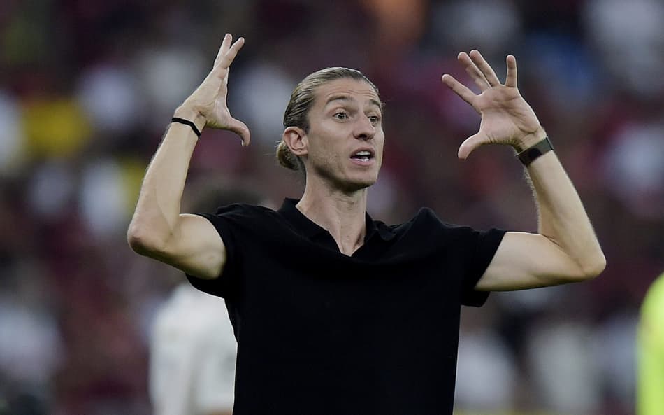 Filipe Luís não deve contar com titular do Flamengo na estreia na Libertadores