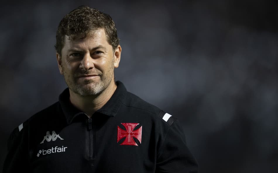 Jornalista detona Rafael Paiva, do Vasco, após derrota para o Corinthians