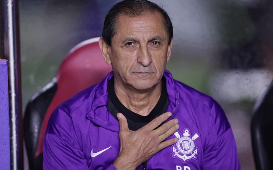 Escalação: Ramón ganha opções no Corinthians com retorno de dupla titular