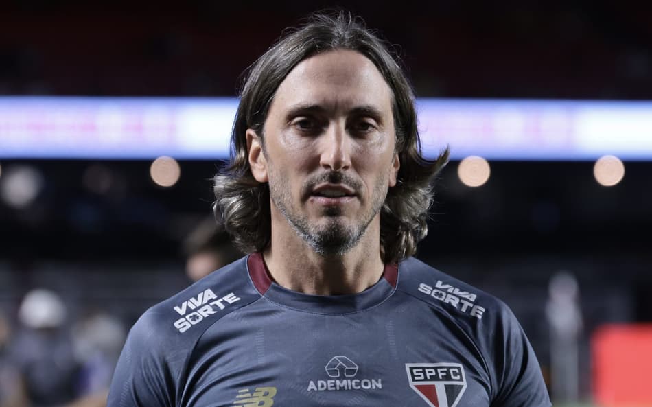 Lucas defende Zubeldía e aponta culpado por má fase do São Paulo