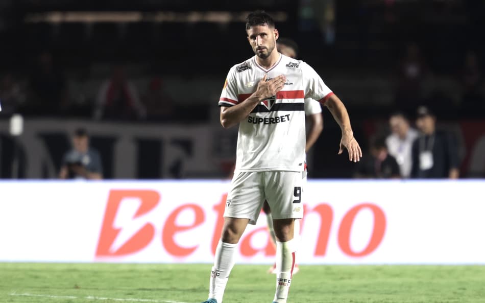 Calleri se recupera no São Paulo e busca quebrar tabu em jogo contra o Palmeiras