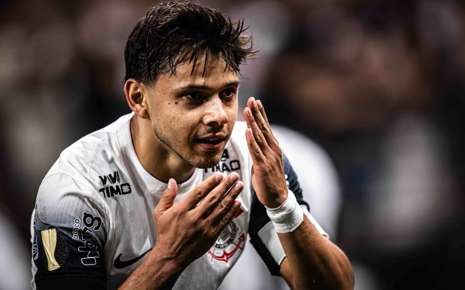 Romero emociona ao falar de título do Corinthians: ‘É cobrança o tempo inteiro’