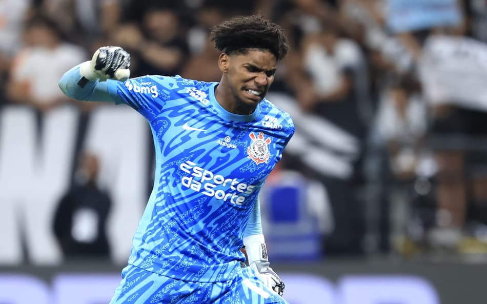 Hugo Souza admite briga no vestiário do Corinthians, mas nega agressões