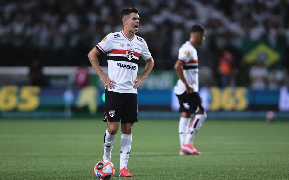 São Paulo define plano com Oscar após meia ir para o sacrifício