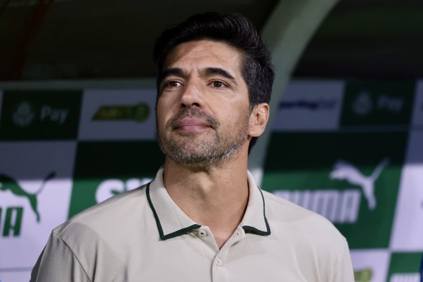 Abel Ferreira, técnico do Palmeiras durante partida contra o Corinthians no estádio Arena Allianz Parque pelo campeonato Paulista 2025. (Foto: Marcello Zambrana/AGIF)