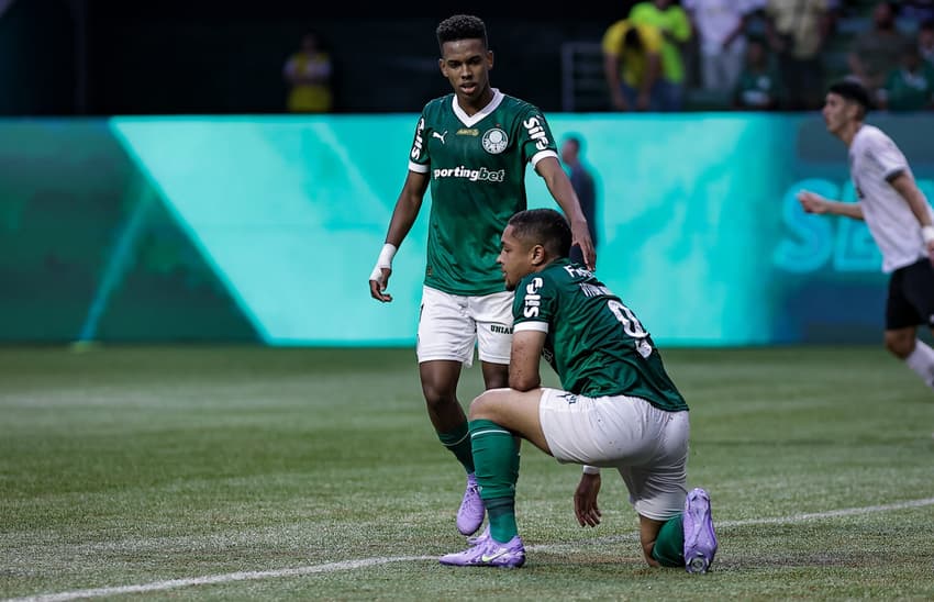 Jogos do Palmeiras: Estêvão e Vitor Roque são dois destaques do Palmeiras (Foto: Fabio Giannelli/AGIF)