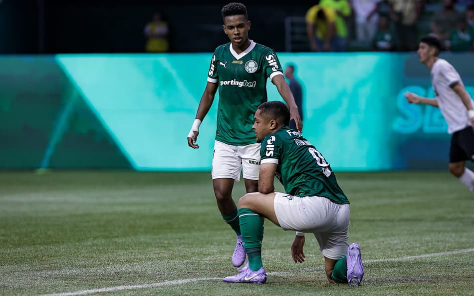 Técnico do Palmeiras compara início de Vitor Roque com Mbappé no Real Madrid: ‘Gostam de criar enredos’